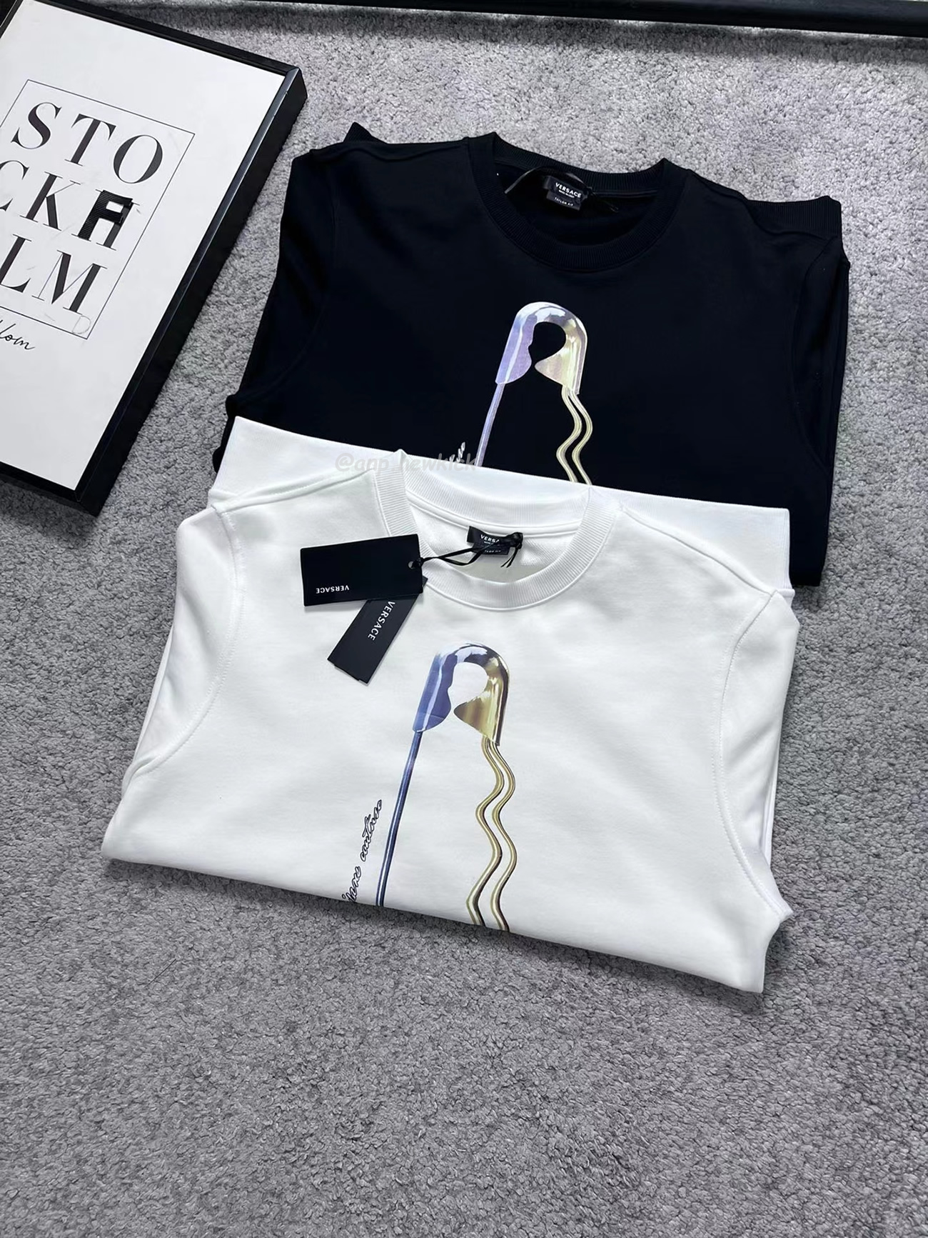 Versace Pattern Medusa Logo Printed Cotton T Shirt (18) - newkick.cc